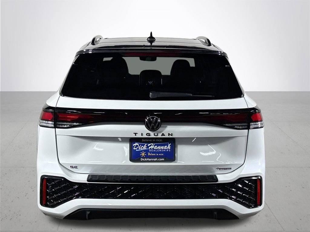 New 2025 Volkswagen Tiguan SE R-Line image 7