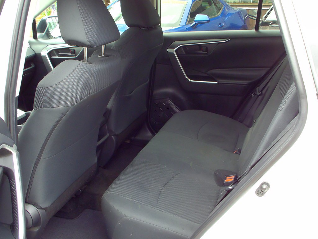 Used 2019 Toyota RAV4 LE w/ Carpet Mat Package FWD image 8