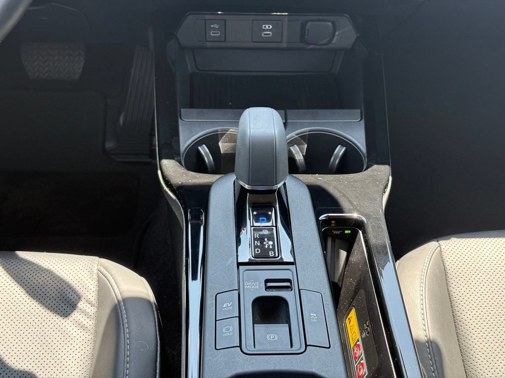 Used 2024 Toyota Prius XLE FWD image 21