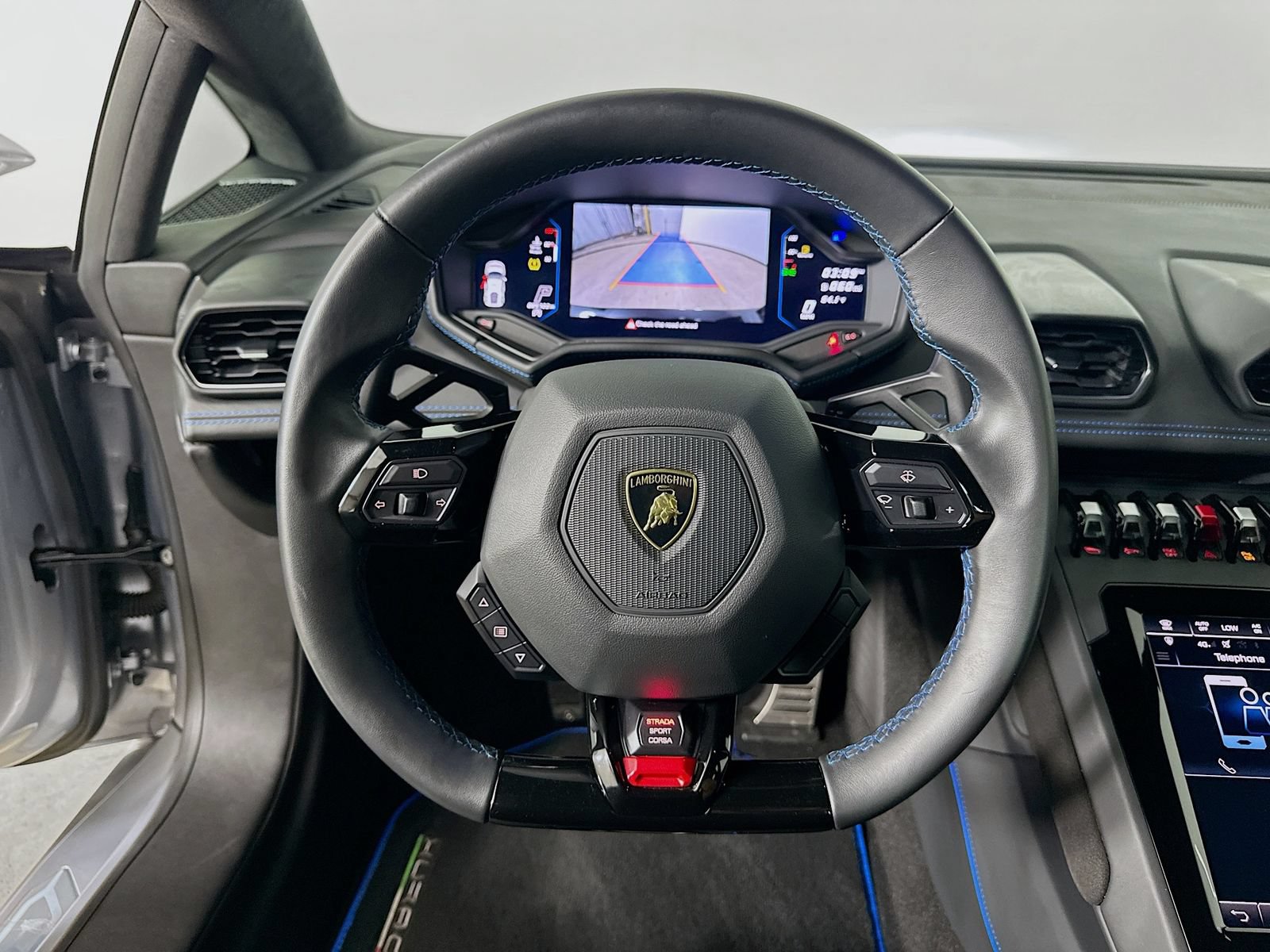 Used 2023 Lamborghini Huracan EVO RWD image 15