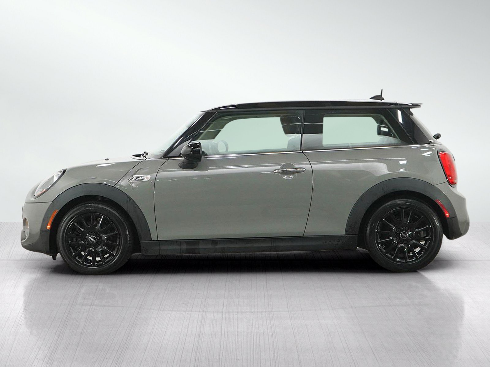 Used 2016 MINI Cooper S FWD image 2