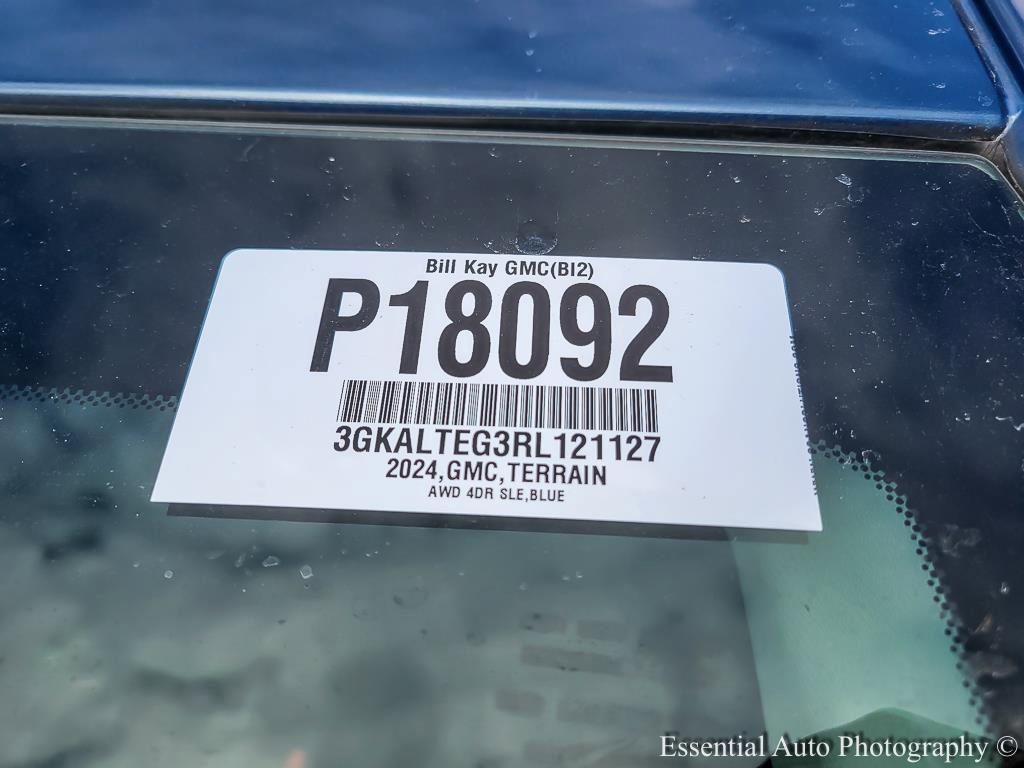 Used 2024 GMC Terrain SLE w/ Driver Convenience Package image 26