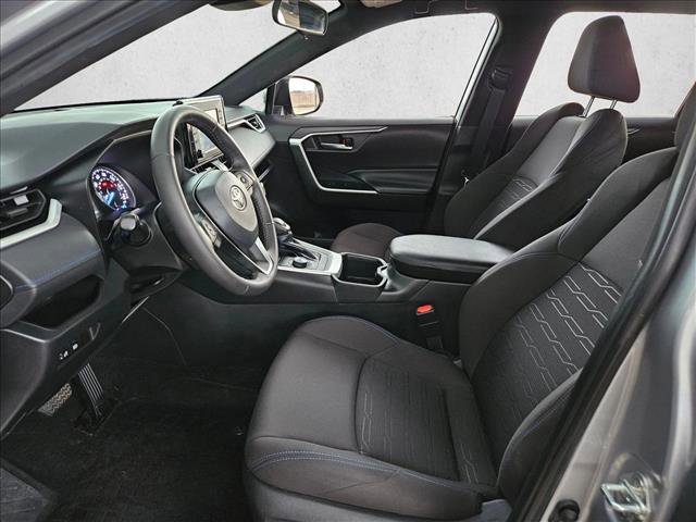 Used 2022 Toyota RAV4 SE image 17