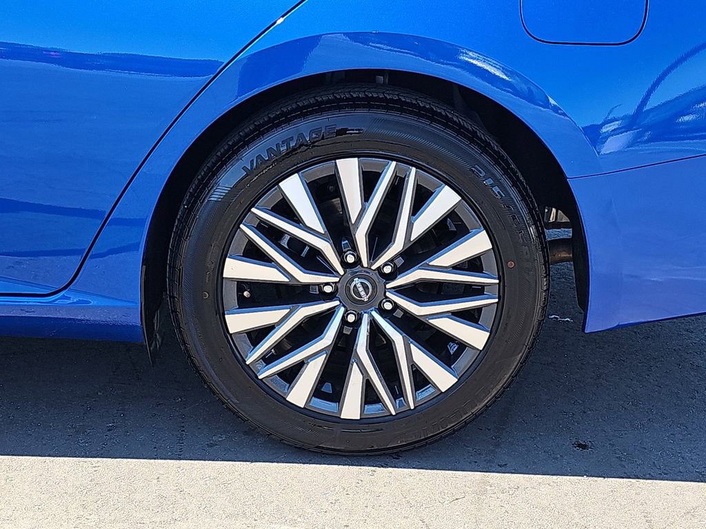 Used 2025 Nissan Altima 2.5 SV image 35