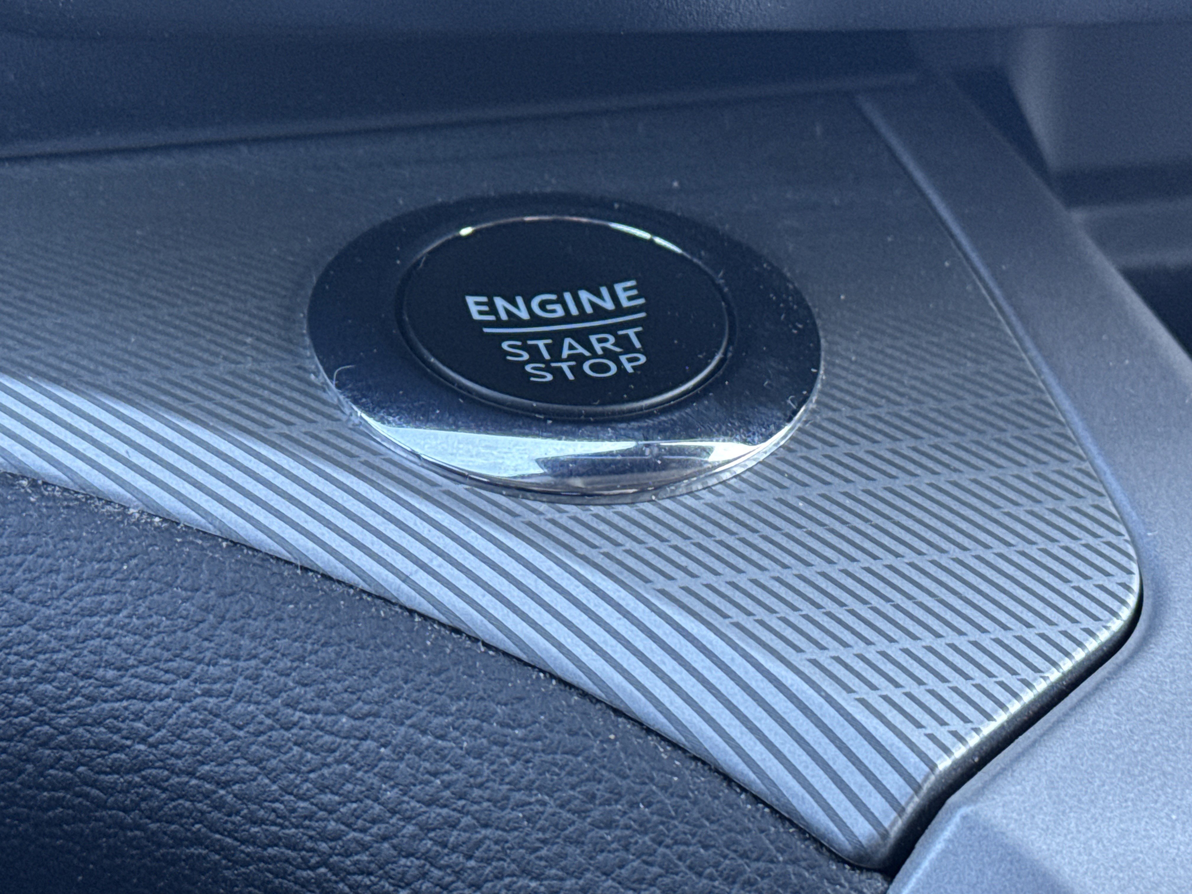 Used 2023 Ford Explorer XLT w/ Equipment Group 202A image 15