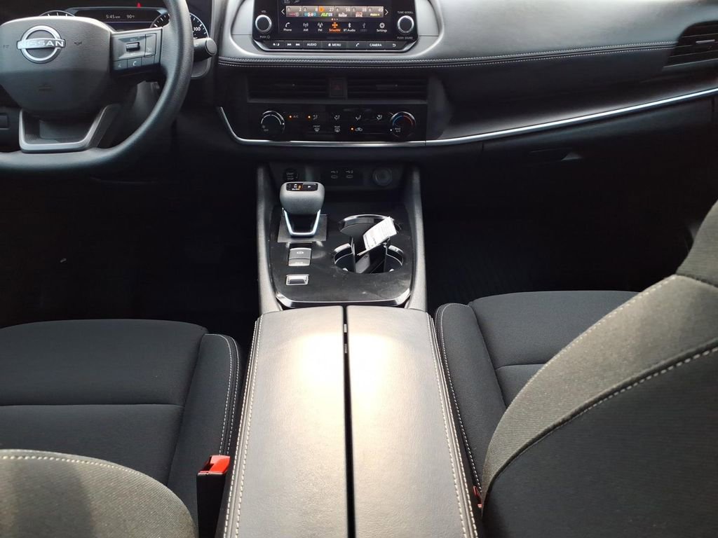Used 2025 Nissan Rogue S FWD image 12