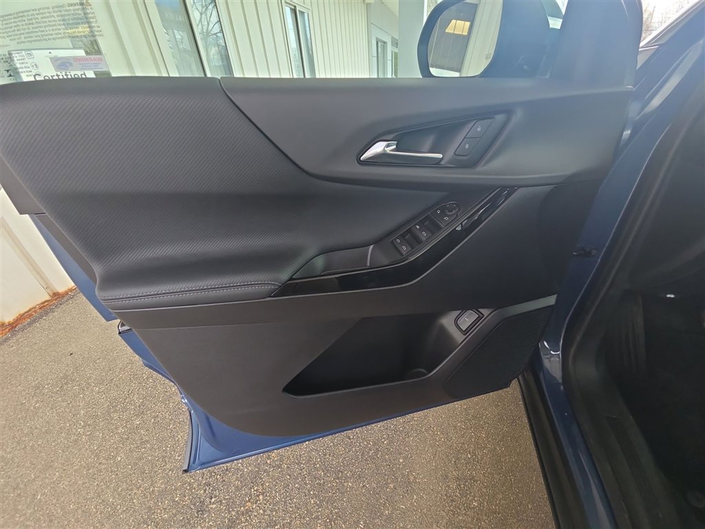 Used 2026 Chevrolet Equinox LT w/ Convenience Package II image 21