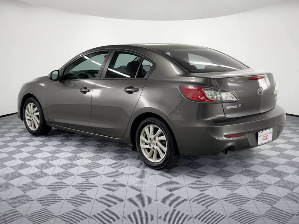 Used 2012 MAZDA MAZDA3 i Touring FWD image 3
