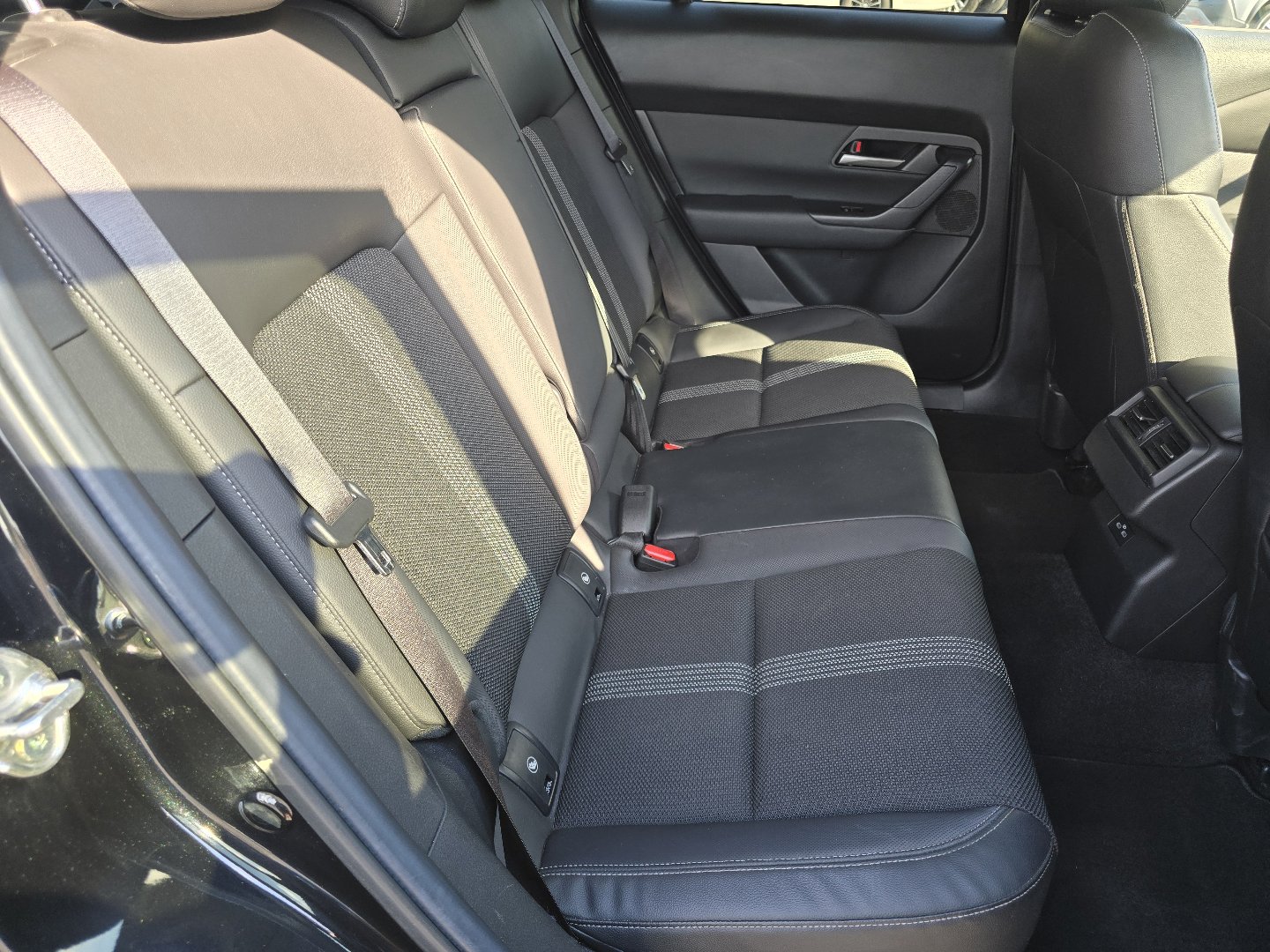 Used 2025 MAZDA CX-50 AWD 2.5 S w/ Preferred Package image 32