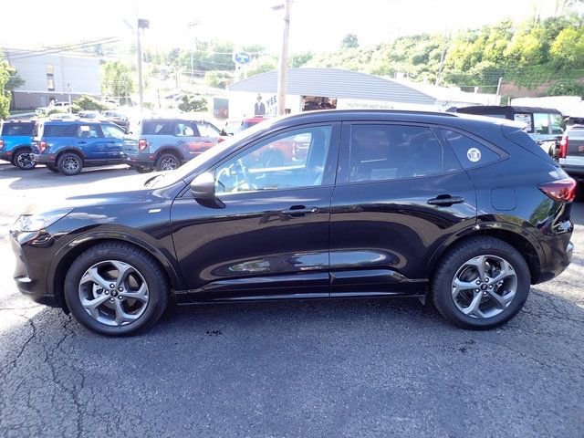 Used 2023 Ford Escape ST-Line w/ Equipment Group 301A FWD image 2