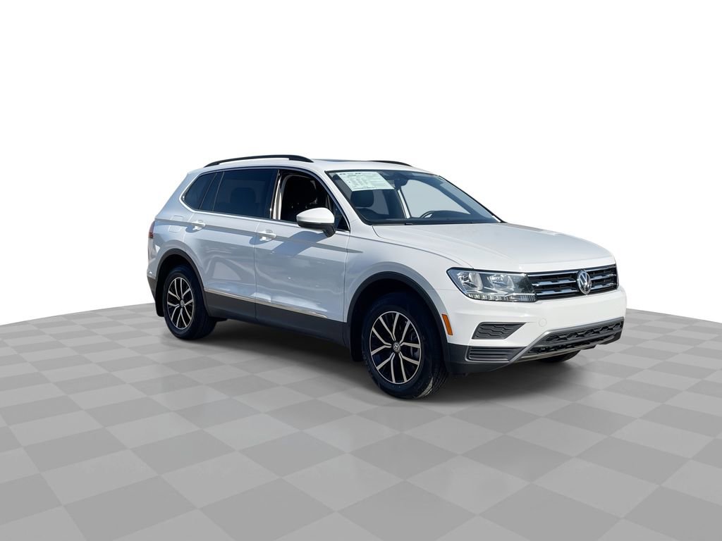 Used 2021 Volkswagen Tiguan SE w/ Panoramic Sunroof Package image 2