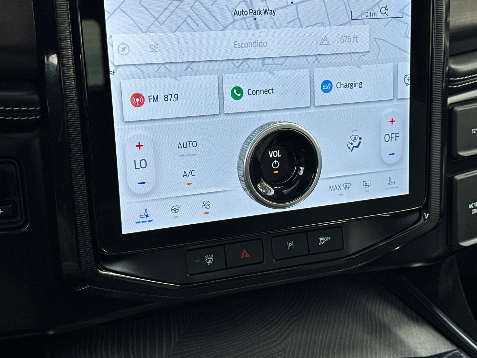 Used 2024 Ford F150 Lightning Platinum AWD/4WD image 25