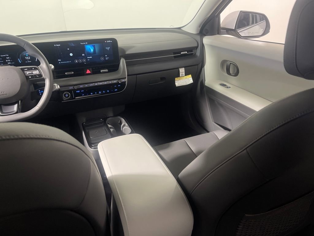 Certified 2025 Hyundai Ioniq 5 SEL image 17