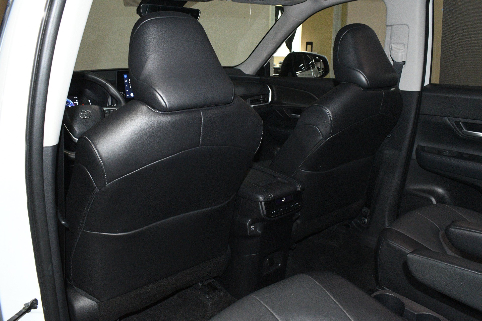 Used 2024 Toyota Grand Highlander FWD image 15