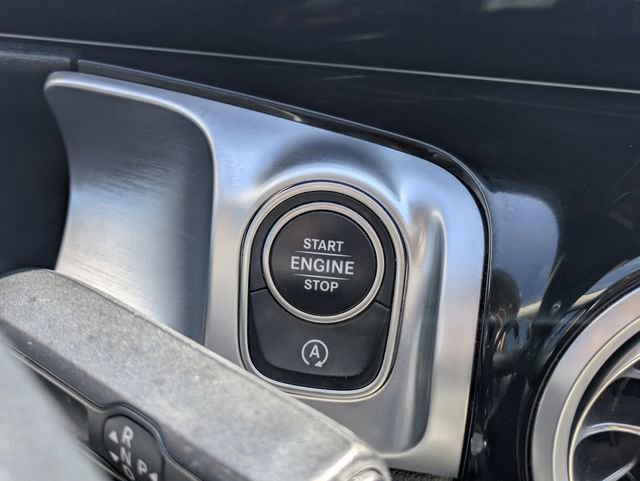 Used 2022 Mercedes-Benz GLB 250 w/ Premium Package Lite image 33