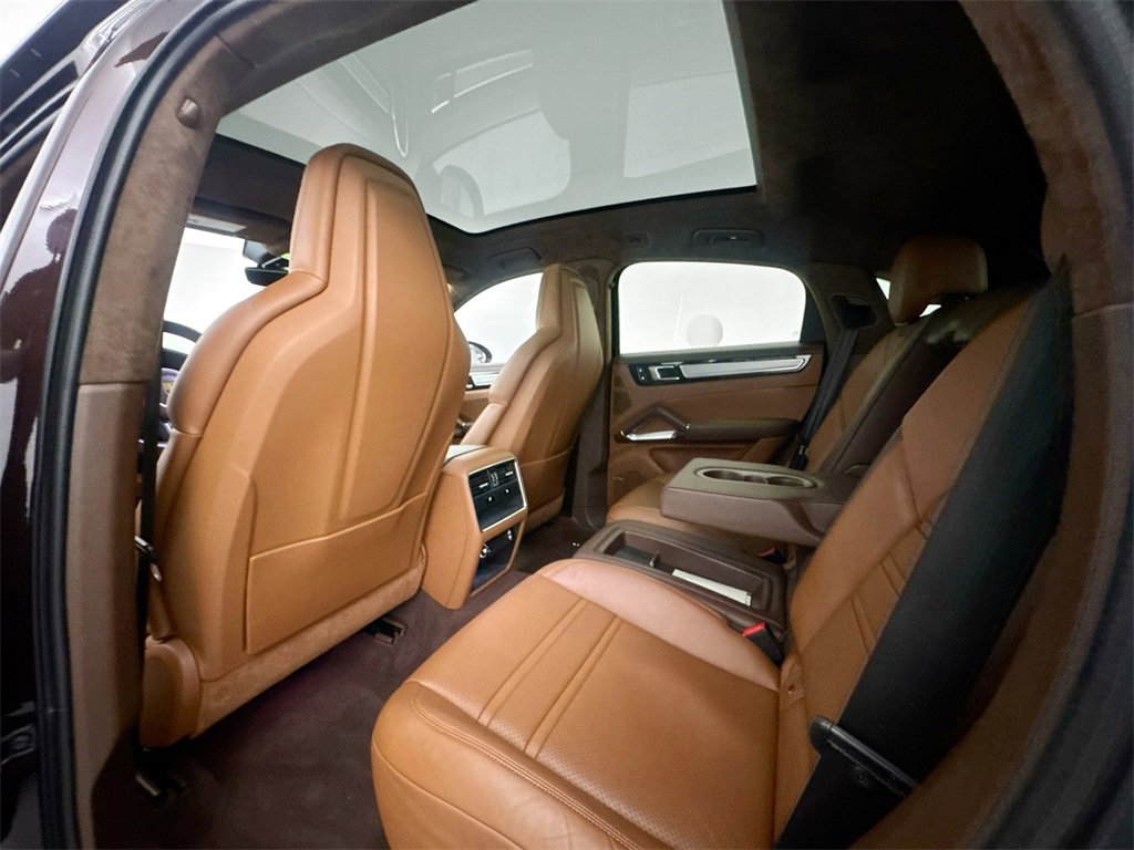 Used 2022 Porsche Cayenne Turbo image 23