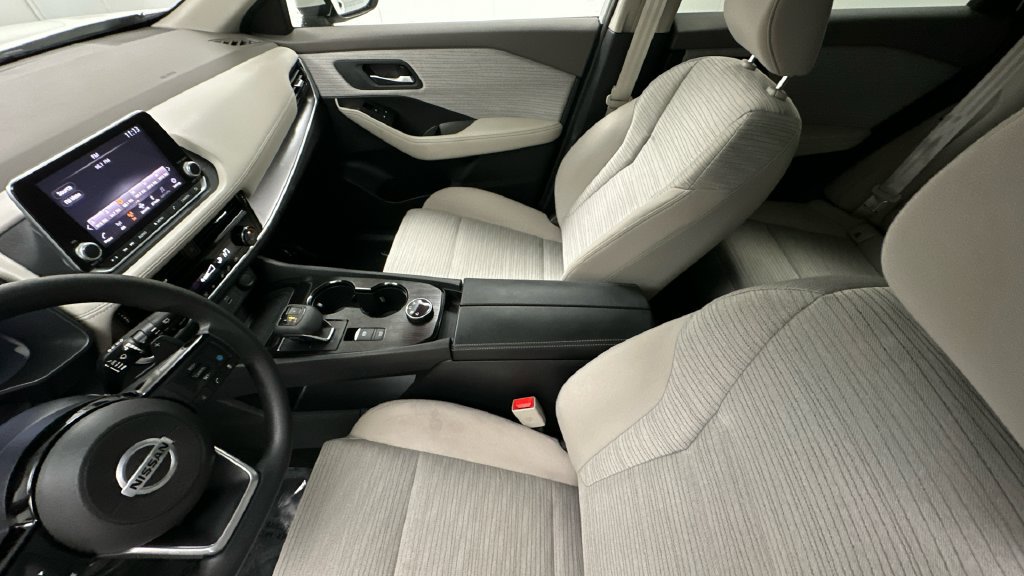 Certified 2021 Nissan Rogue SV AWD/4WD image 16