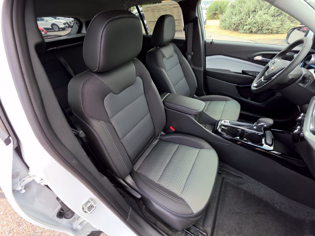 New 2026 Chevrolet Trax LT w/ Driver Confidence Package FWD image 12