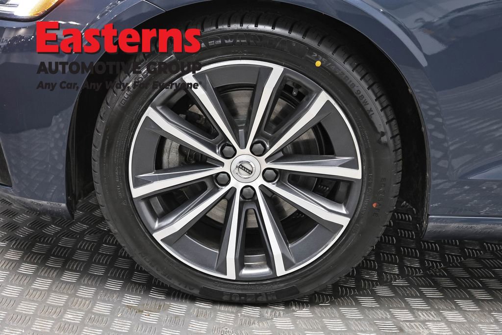 Used 2022 Volvo S60 B5 Momentum image 31