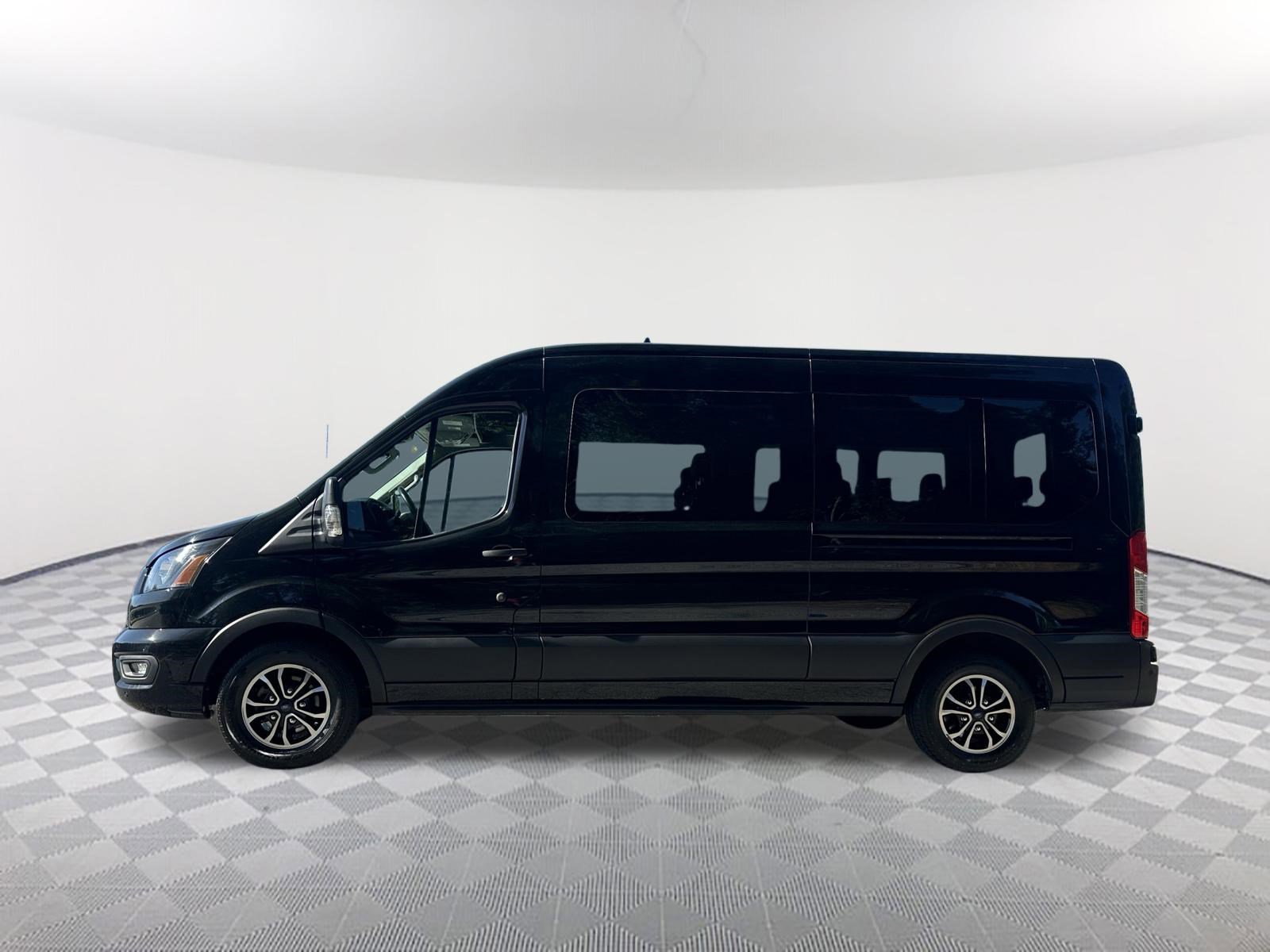 Used 2023 Ford Transit 350 XLT RWD image 11