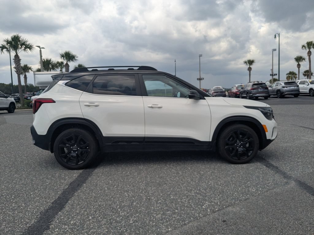 Used 2024 Kia Seltos X-Line AWD/4WD image 2