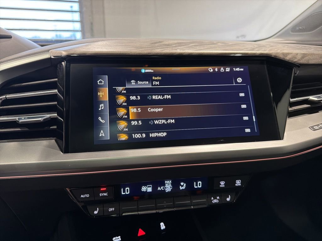 Used 2022 Audi Q4 e-tron Prestige image 16