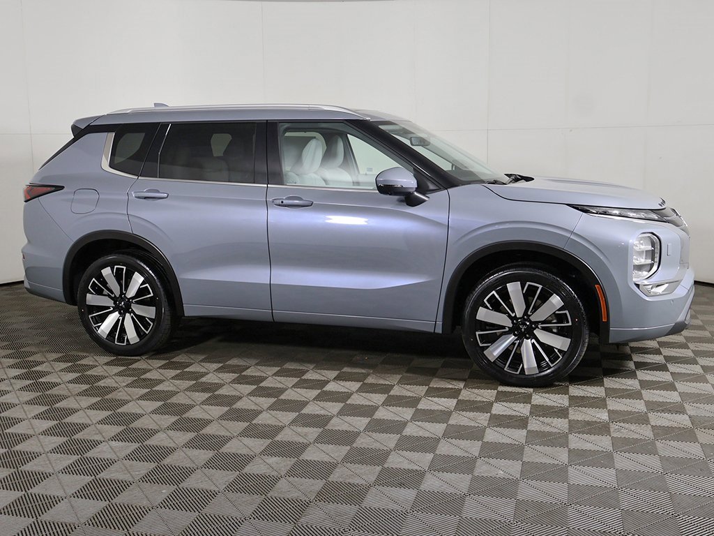 New 2025 Mitsubishi Outlander SEL image 19