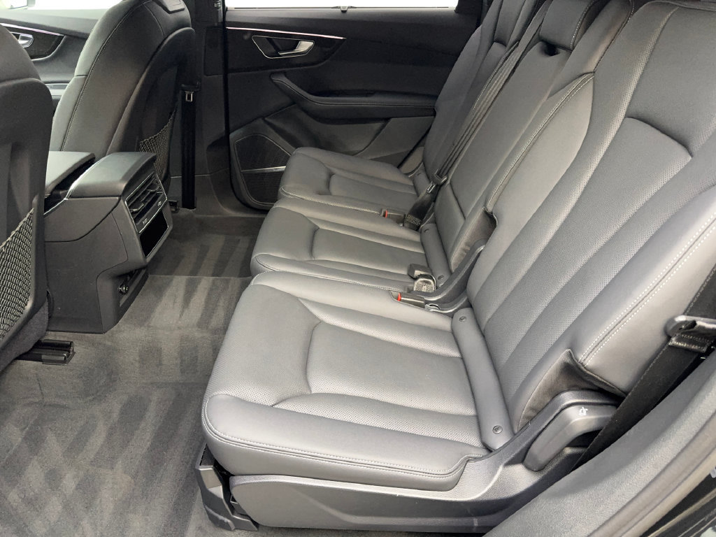Used 2025 Audi Q7 3.0T Premium Plus AWD/4WD image 35