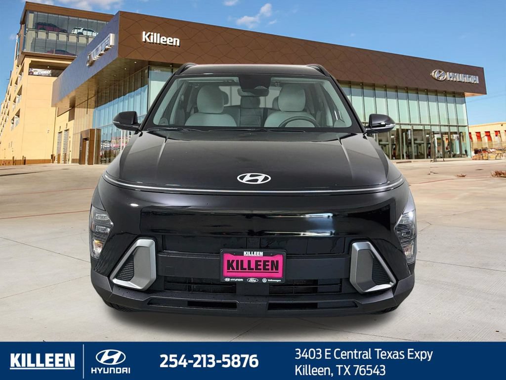 Used 2024 Hyundai Kona SEL FWD image 2