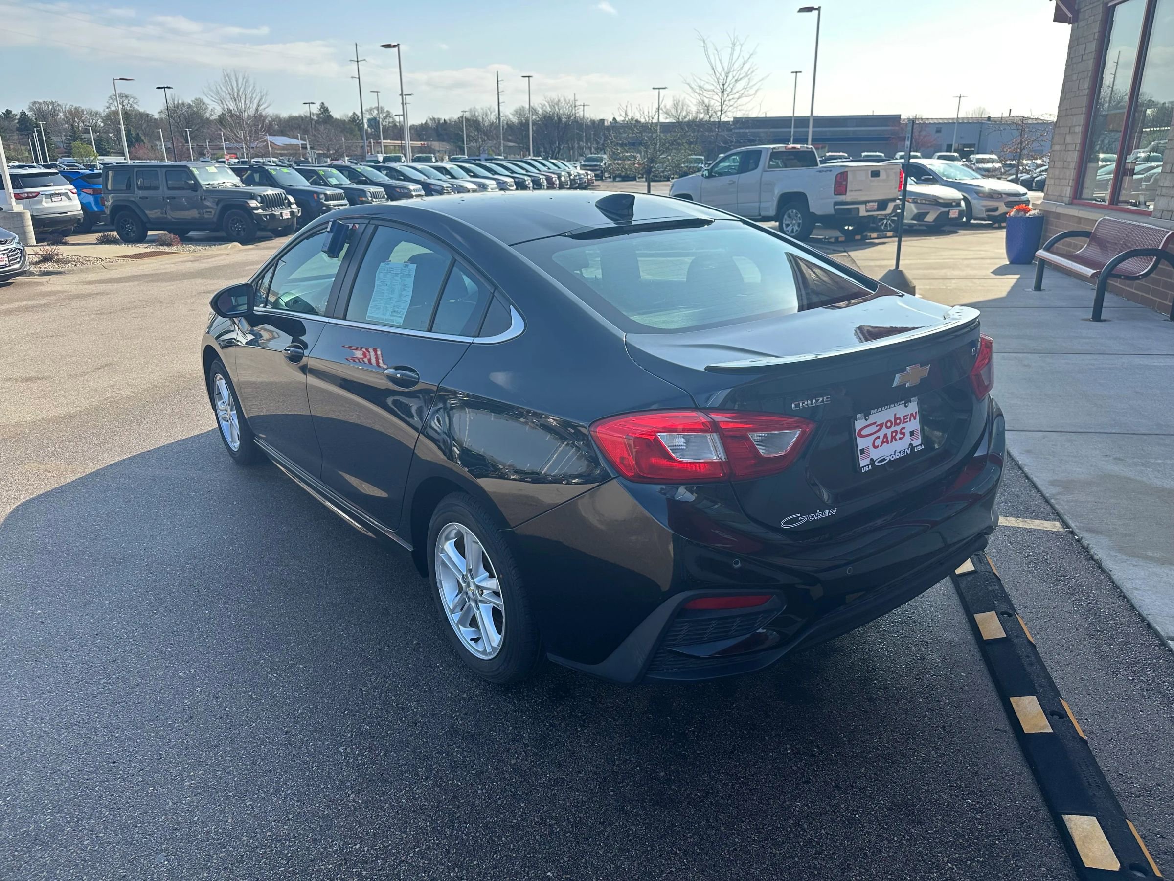 Used 2017 Chevrolet Cruze LT w/ LT True North Edition FWD image 16