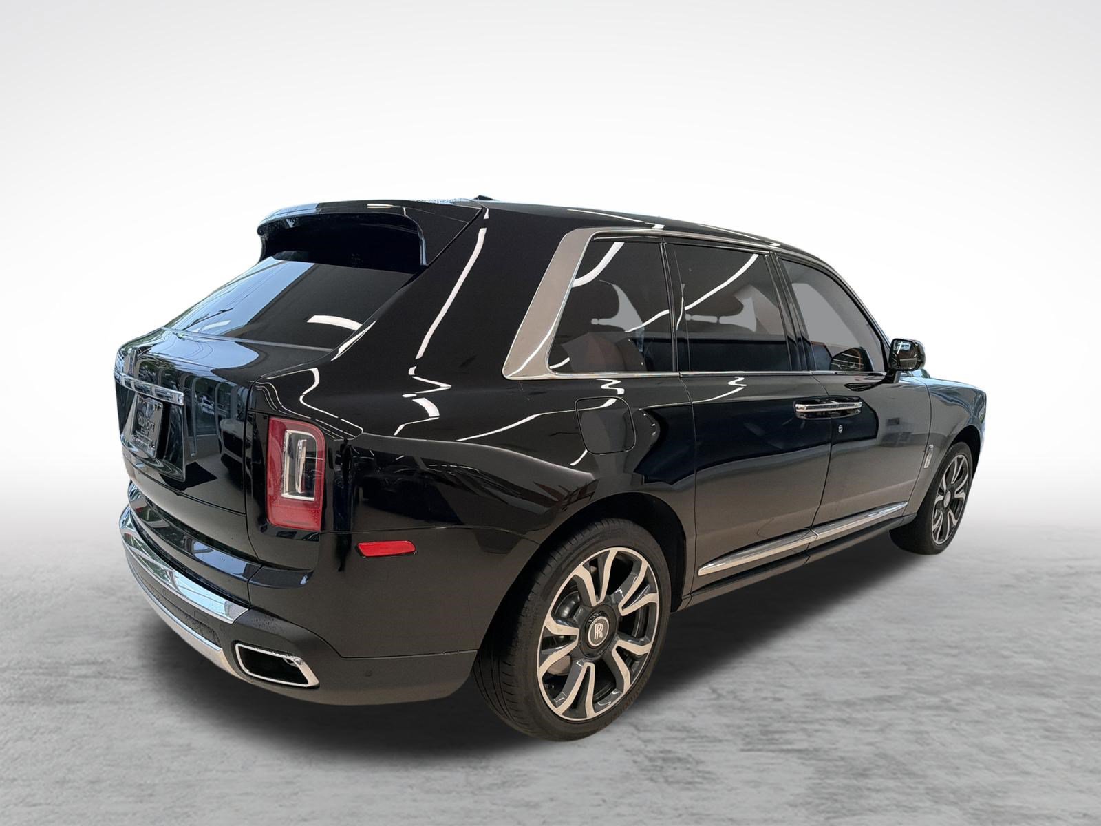 Certified 2022 Rolls-Royce Cullinan AWD/4WD image 11