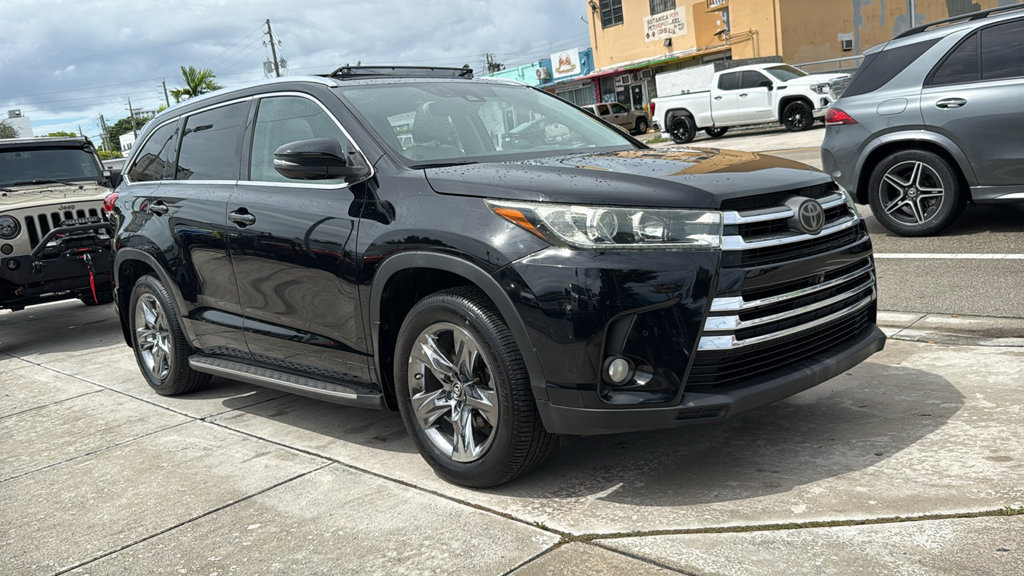 Used 2018 Toyota Highlander Limited Platinum AWD/4WD image 15