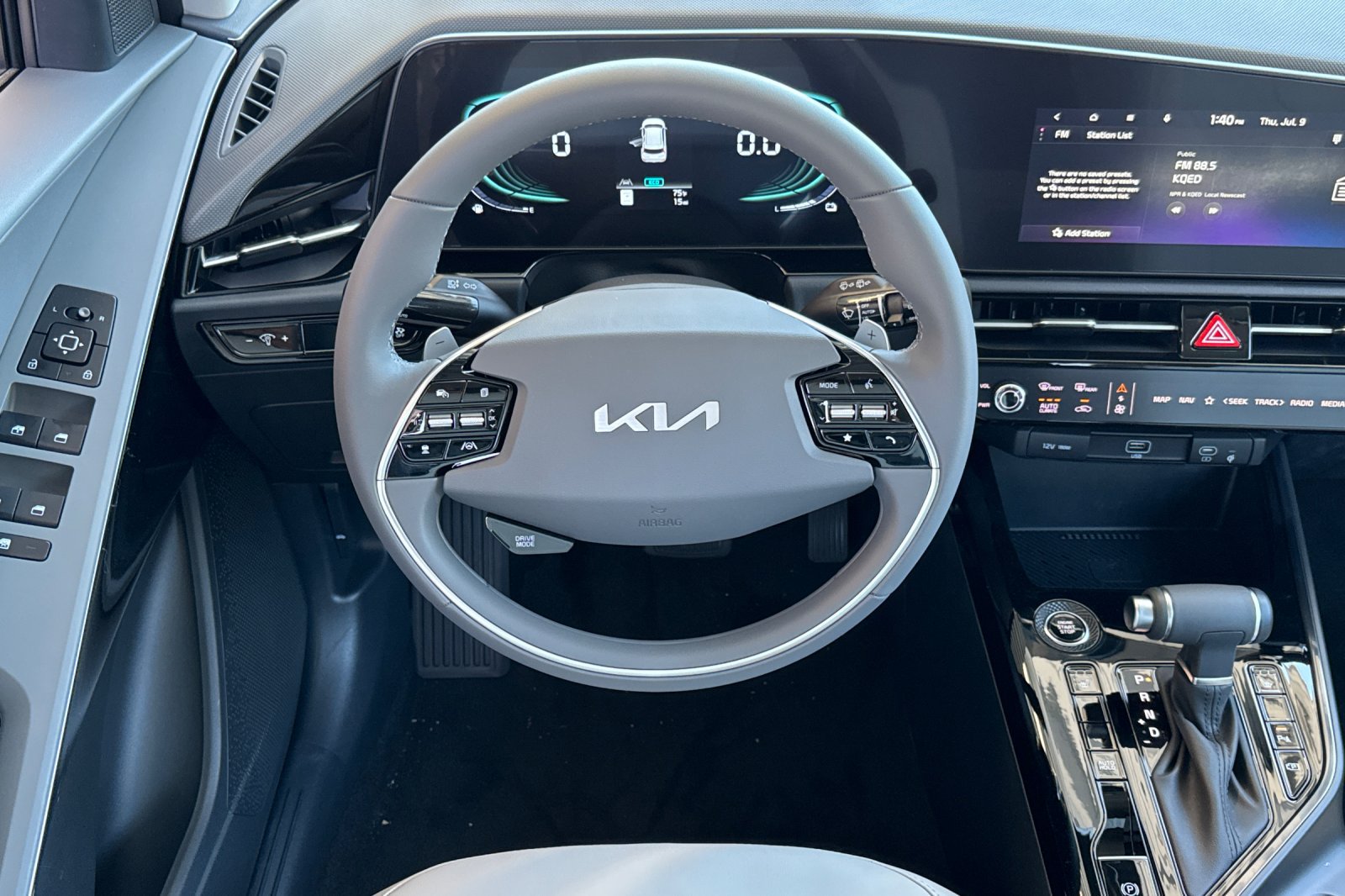 New 2026 Kia Niro EX FWD image 14