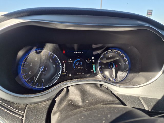 Used 2025 Chrysler Pacifica Limited FWD image 15