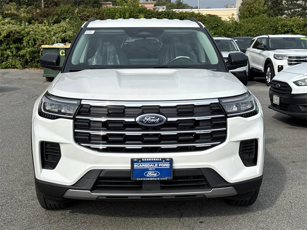 New 2025 Ford Explorer Active image 2