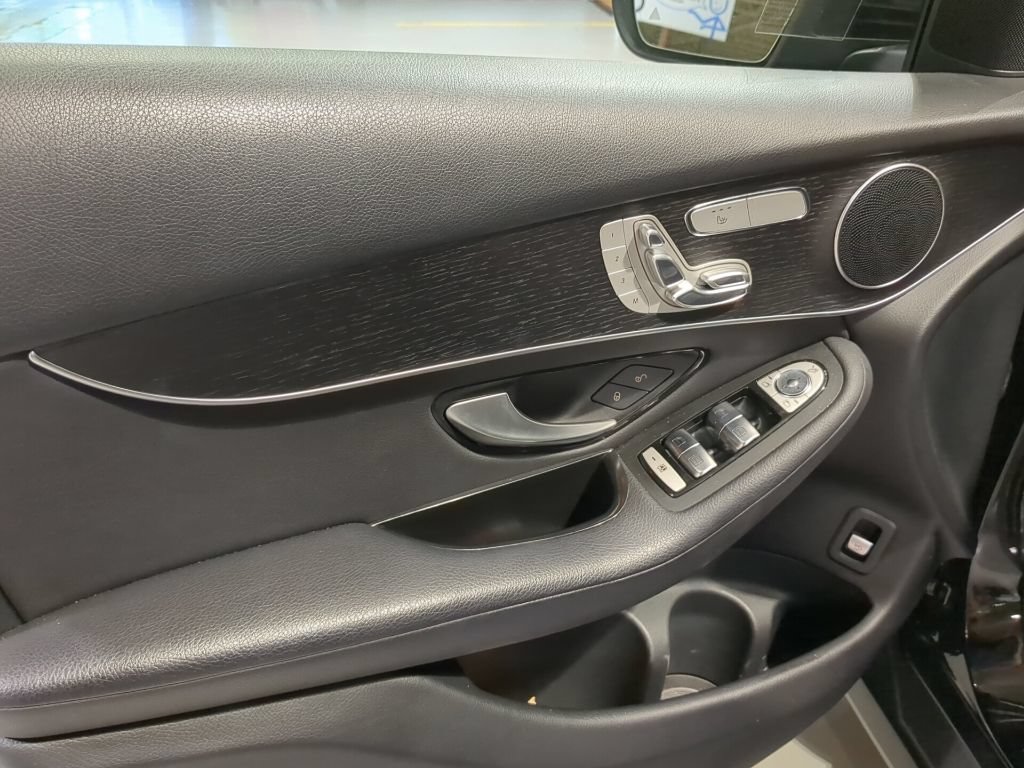 Used 2021 Mercedes-Benz GLC 300 4MATIC image 14