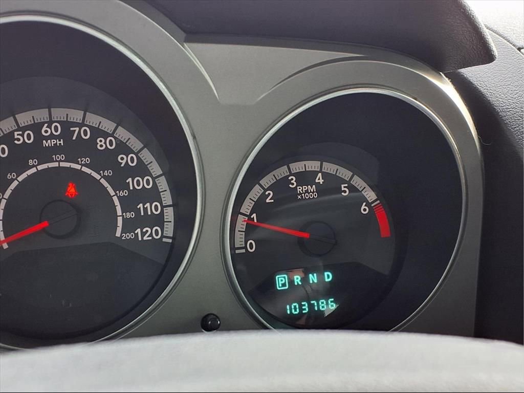 Used 2010 Dodge Avenger Express image 17