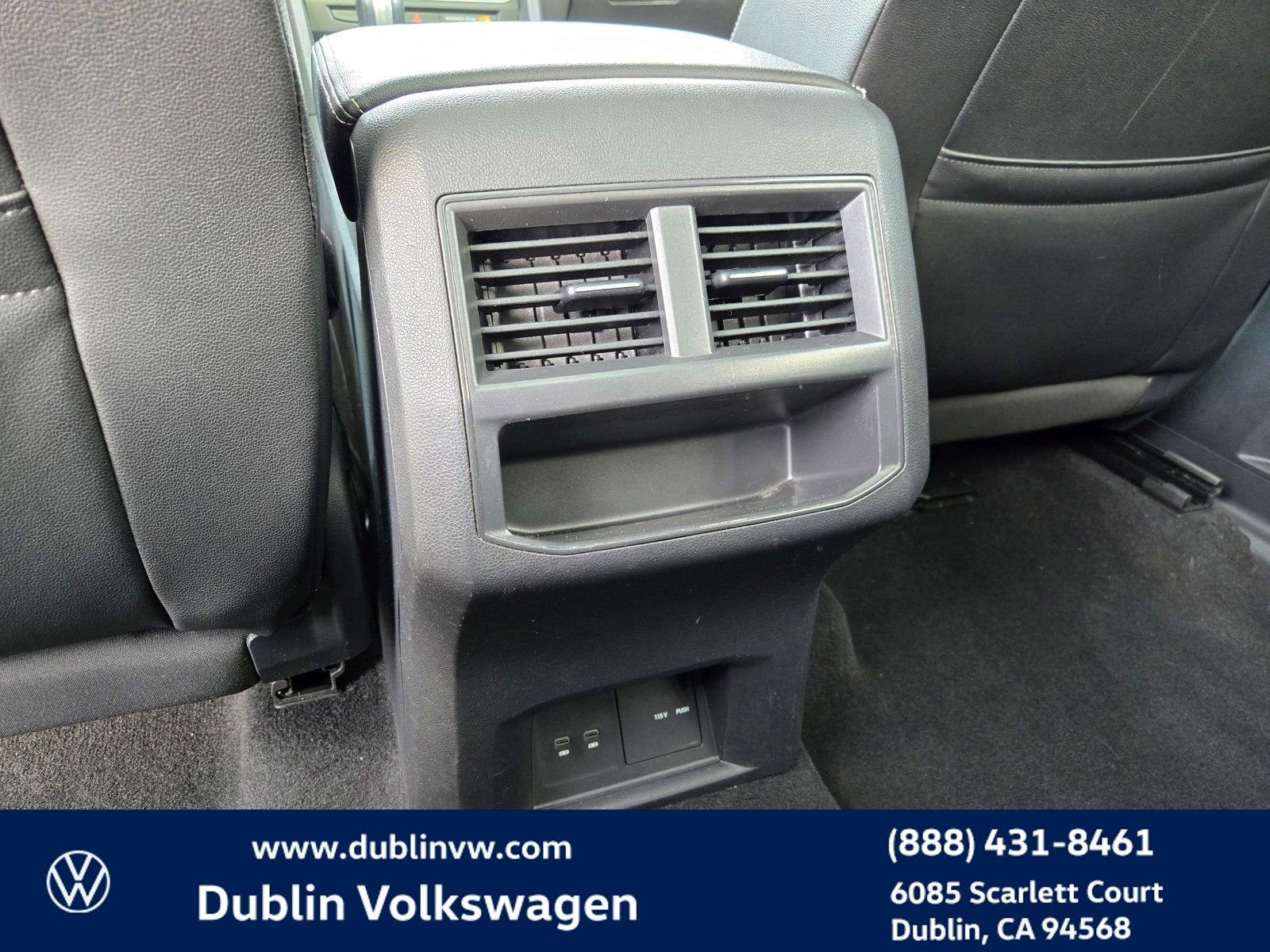 Used 2021 Volkswagen Atlas Cross Sport SE w/ Panoramic Sunroof Package image 11