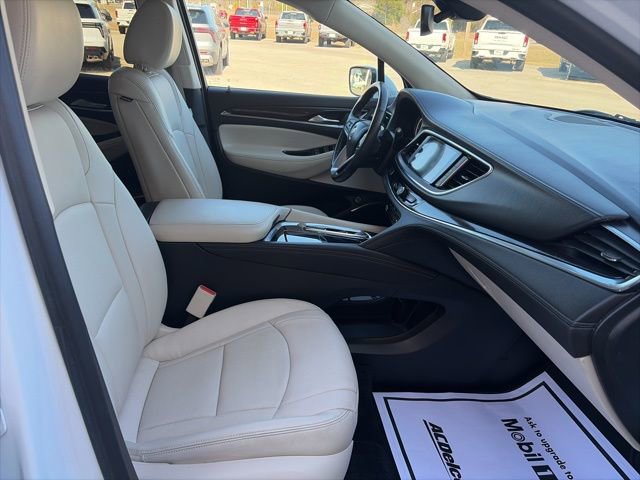 Used 2023 Buick Enclave Essence image 21