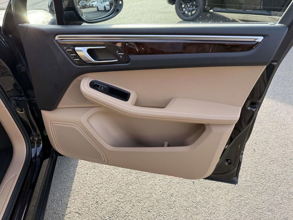 Used 2019 Porsche Macan image 15