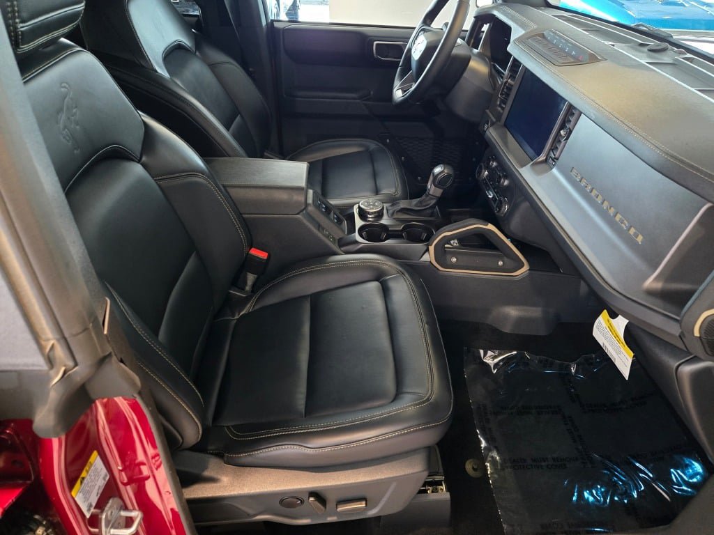 Used 2025 Ford Bronco Badlands AWD/4WD image 6
