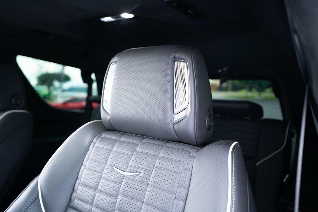Used 2025 Cadillac Escalade V AWD/4WD image 47