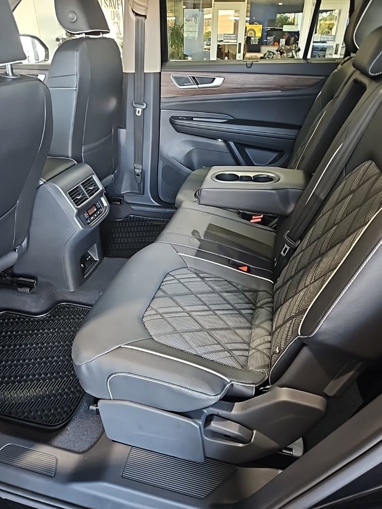 New 2026 Volkswagen Atlas SEL Premium R-Line image 24