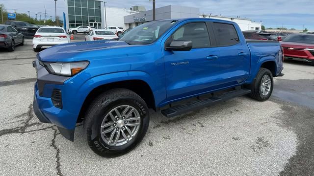 Used 2023 Chevrolet Colorado LT w/ LT Convenience Package II AWD/4WD image 6