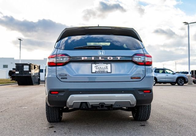 New 2026 Honda Pilot TrailSport image 6
