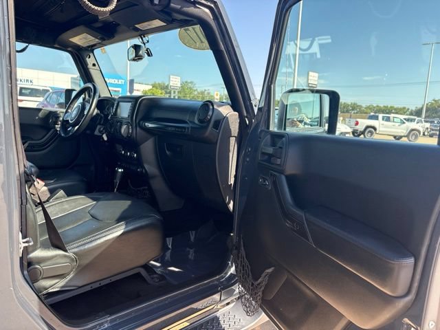 Used 2017 Jeep Wrangler Unlimited Sahara AWD/4WD image 39