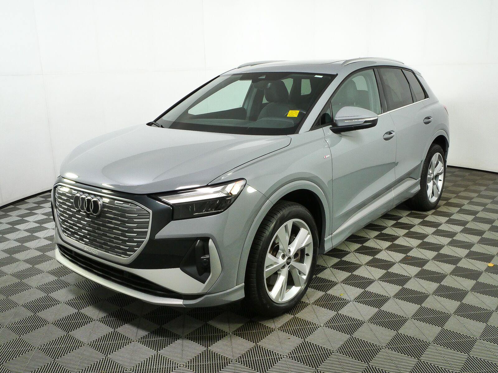 Used 2023 Audi Q4 e-tron Premium w/ Convenience Package AWD/4WD image 24