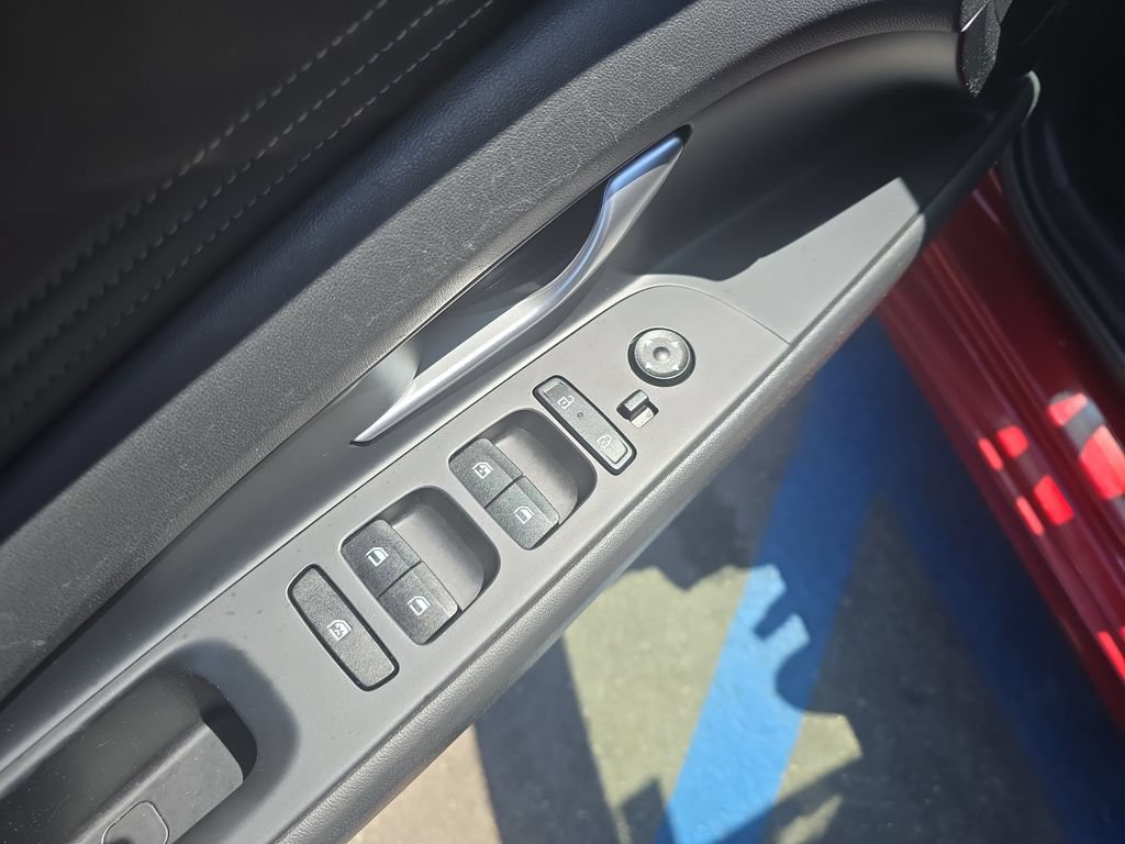 Used 2024 Hyundai Elantra Limited FWD image 11