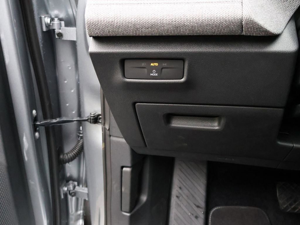 Used 2025 Volkswagen Tiguan S image 34