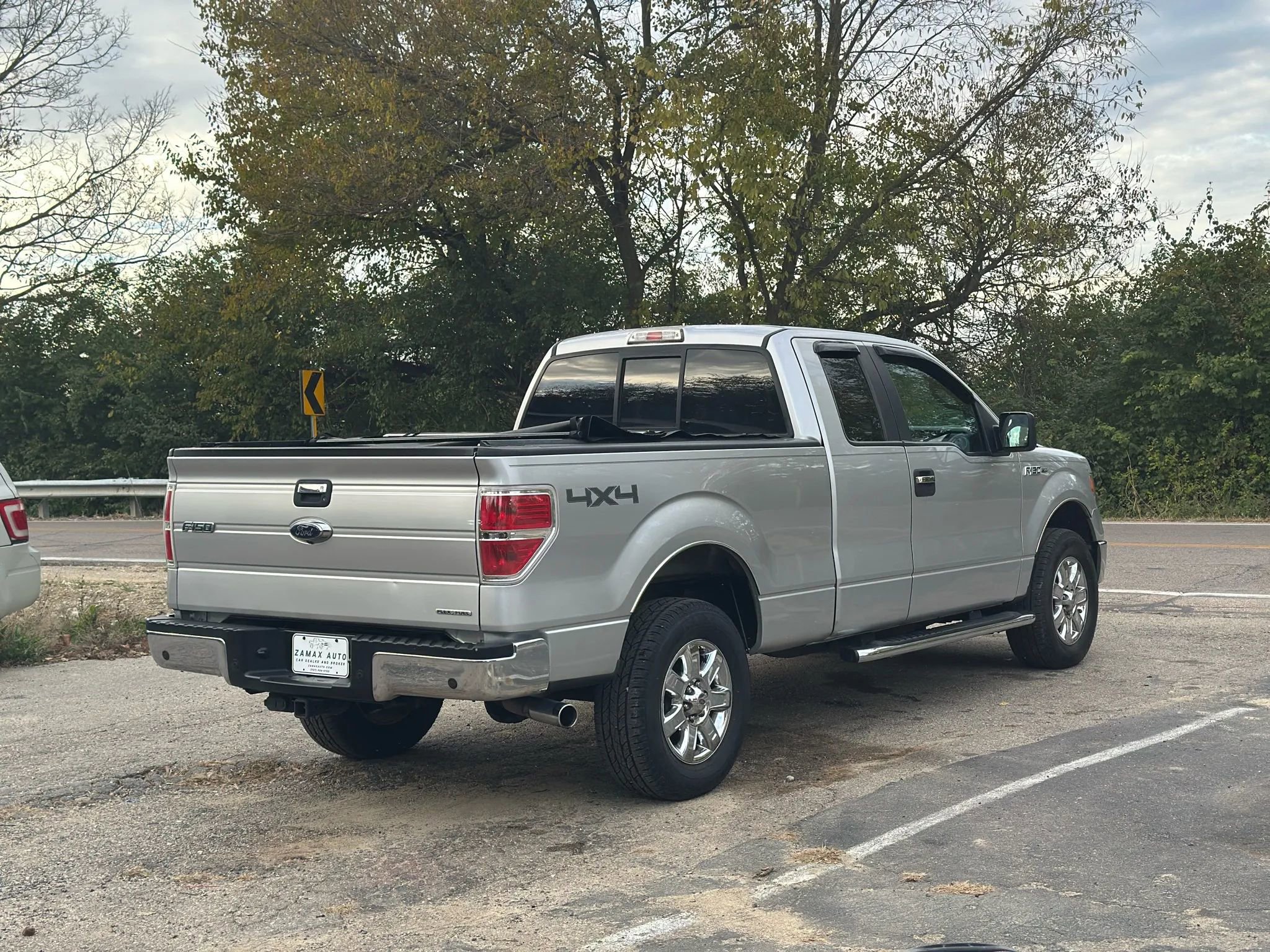 Used 2013 Ford F150 XLT w/ Luxury Equipment Group image 11